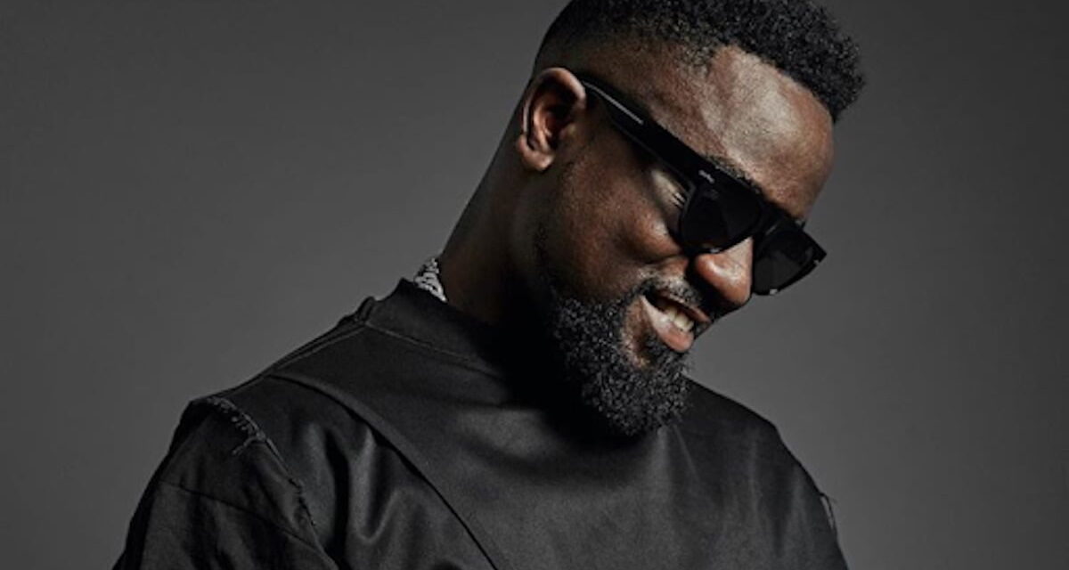 Billionaires fund Nigerian artists – Sarkodie