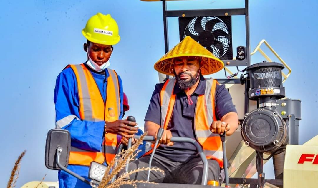 MECHANISED AGRICULTURE: FARMER GOVERNOR UMARU BAGO FLAGS-OFF CORN HARVEST OF NIGER FOODS