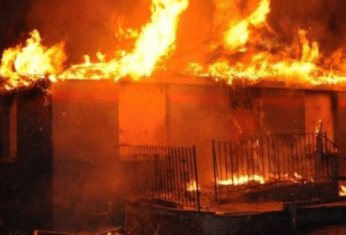 Goods worth millons of naira destroyed as fire ravages shops in Ibadan market
