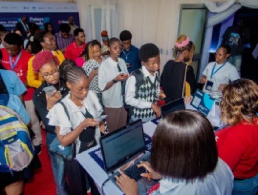 Experts Warn AI Could Become Co-Worker,Urge Schools’ Curriculum Overhaul
