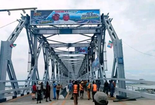 Nigerian govt reopens First Niger Bridge after 38 days of closure