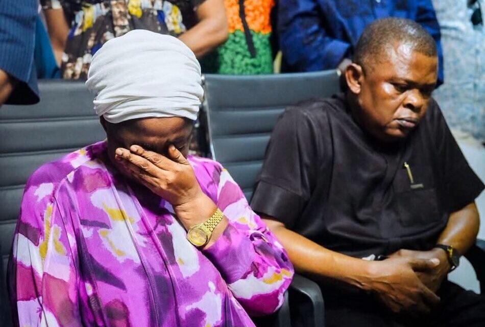Akwa Ibom Governor Mourns Late AKSU SUG President, Visits Family