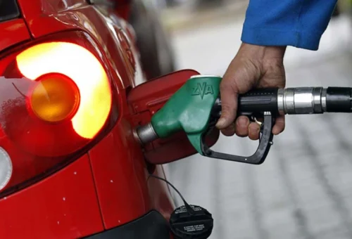 Petrol price war makes Nigerian motorists abandon brand loyalty, marketers say